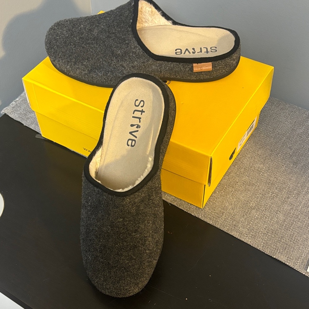 Strive Gray Slippers